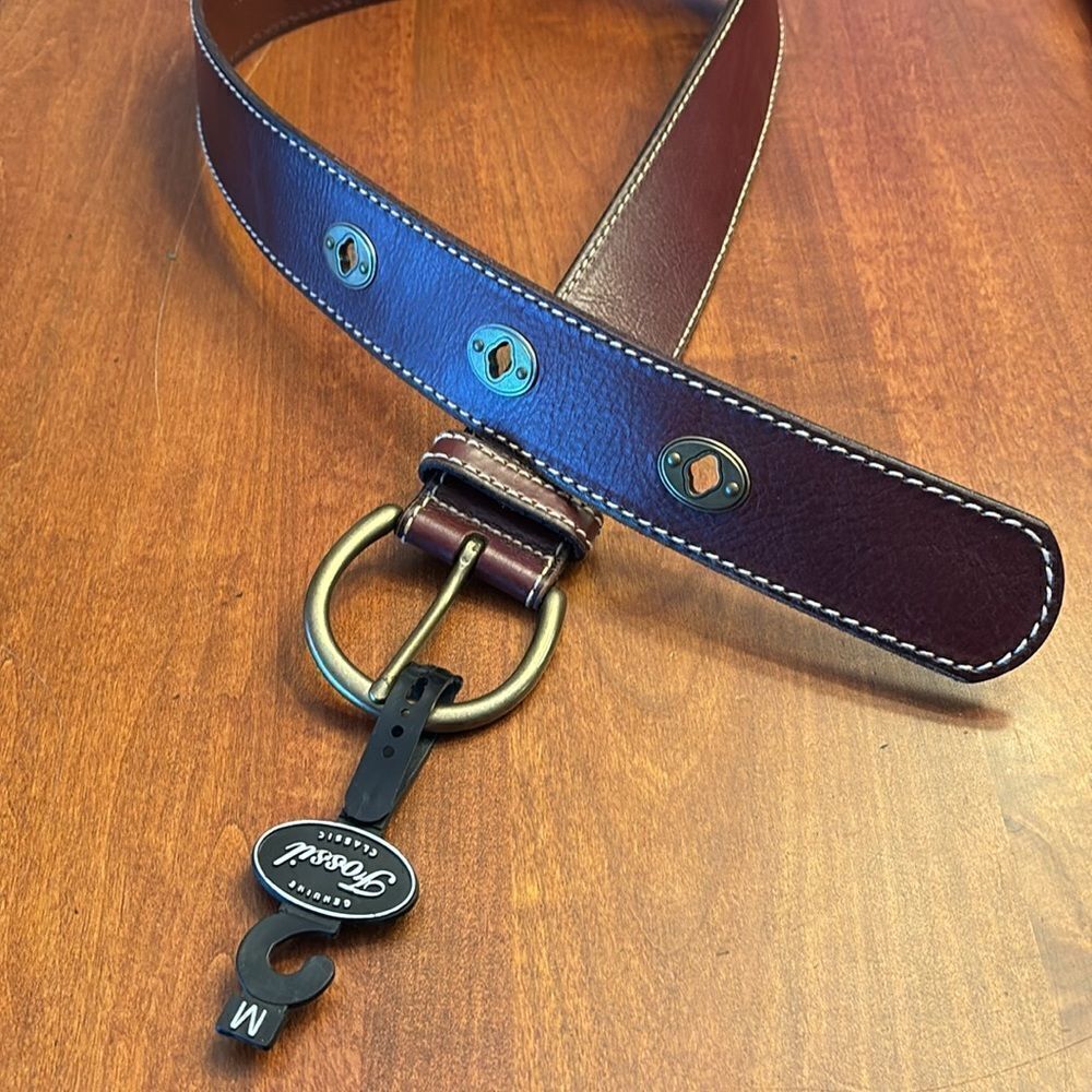 NEW. Fossil Key Grommets Brown Leather Belt - M